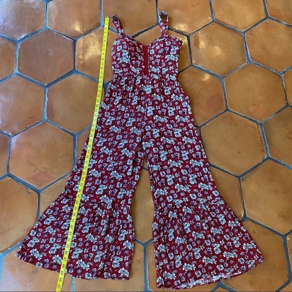 American Eagle Red Floral Wide Leg Jumpsuit Sweetheart Neck Padded Womens Size 4 - Picture 9 of 12